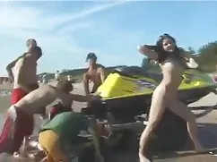 Bir sandalyede Gay anal ifşa bakire