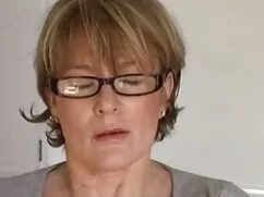Köpek randy siyah bakire ifşa bir horoz yapıyor